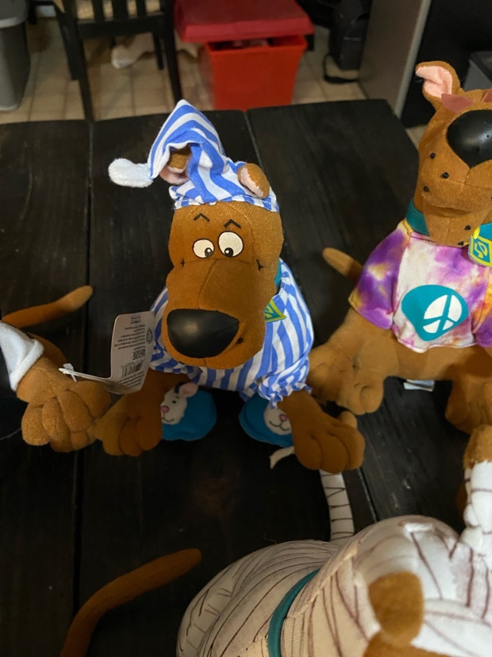 Scooby-Doo Plush Toy - Brown Scooby-Doo Stuffed Animal - Picture 9 of 10